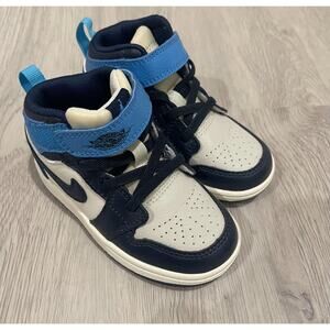 Authentic Nike AIR JORDAN 1 MID GS kid size 8c new never used